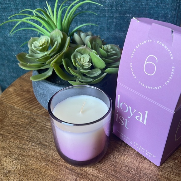 NIB Enneagram 6 “The Loyalist” candle from Paddywax - Picture 5 of 6